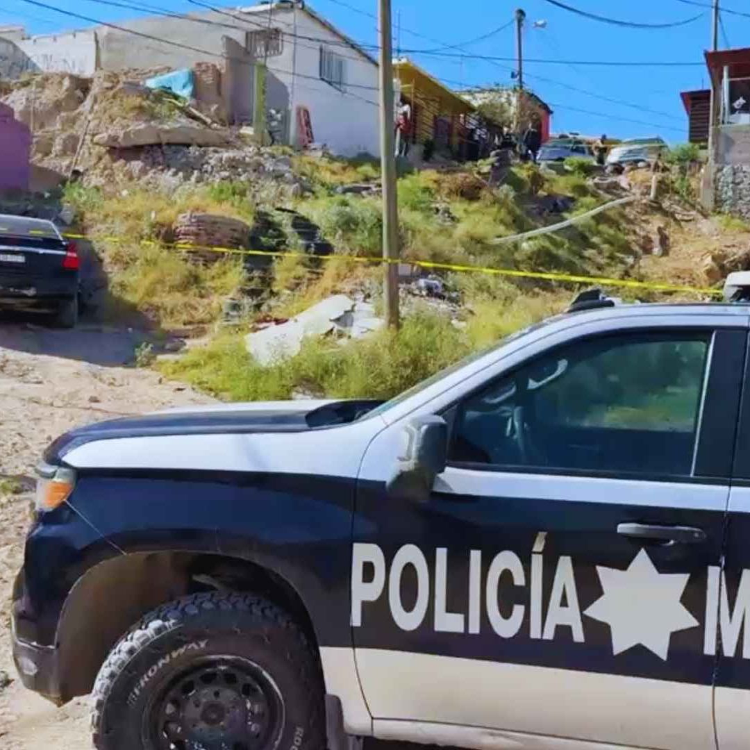 Hombre fue localizado sin vida junto a una vivienda